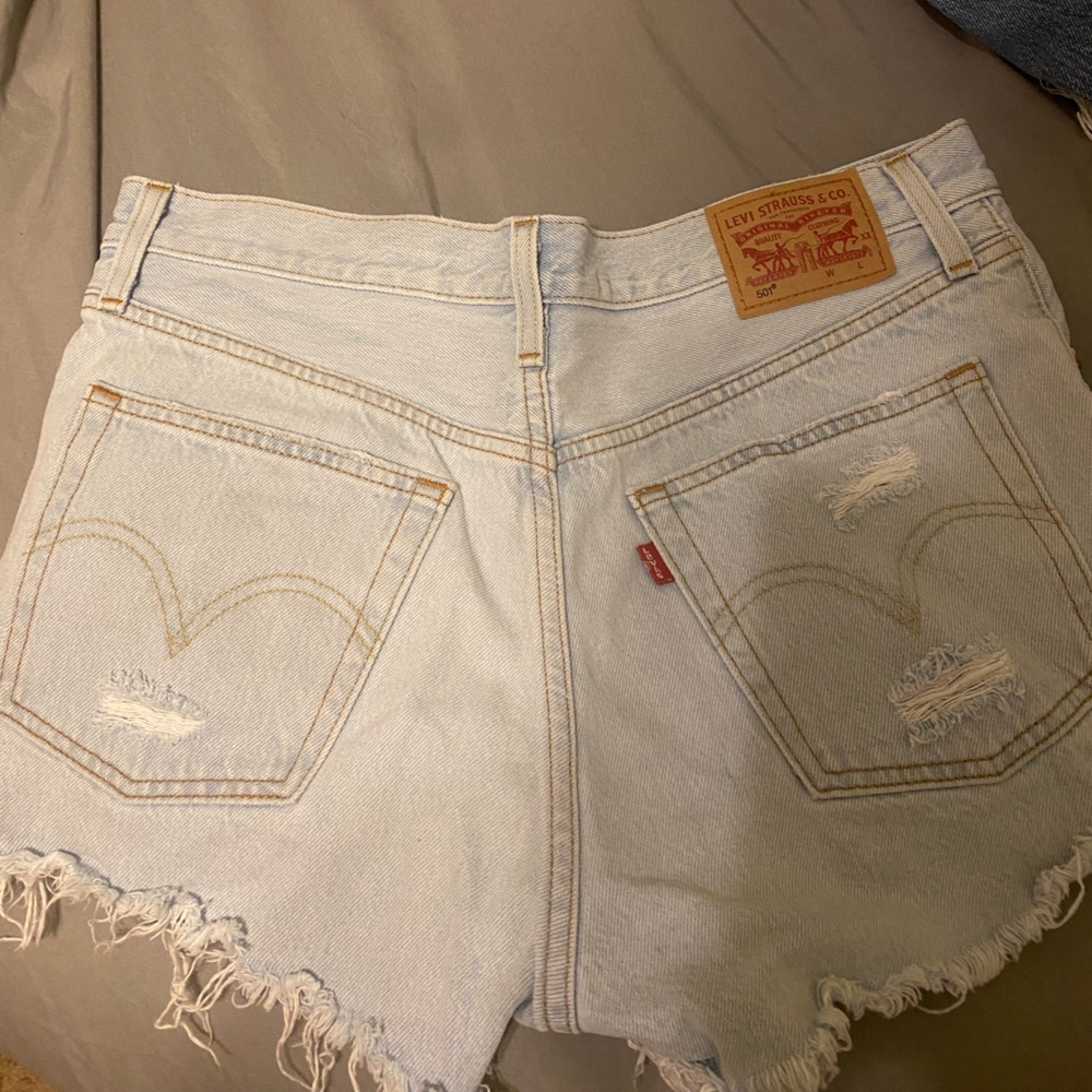 Levi 501 shorts only worn 1 time